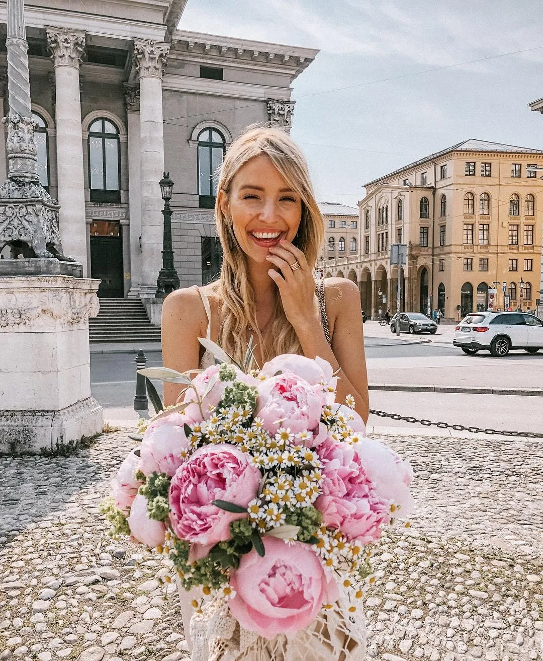The Most Beautiful Scenery in the World! Elegant Beauty "Leonie Hanne" Travels the World and Gains a Million Fans photo 7
