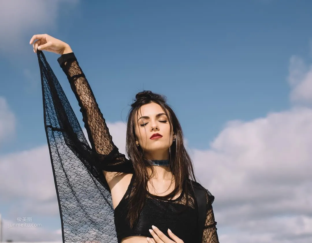 Victoria Justice - The Beautiful Singer Whose Looks Are Justice photo 15