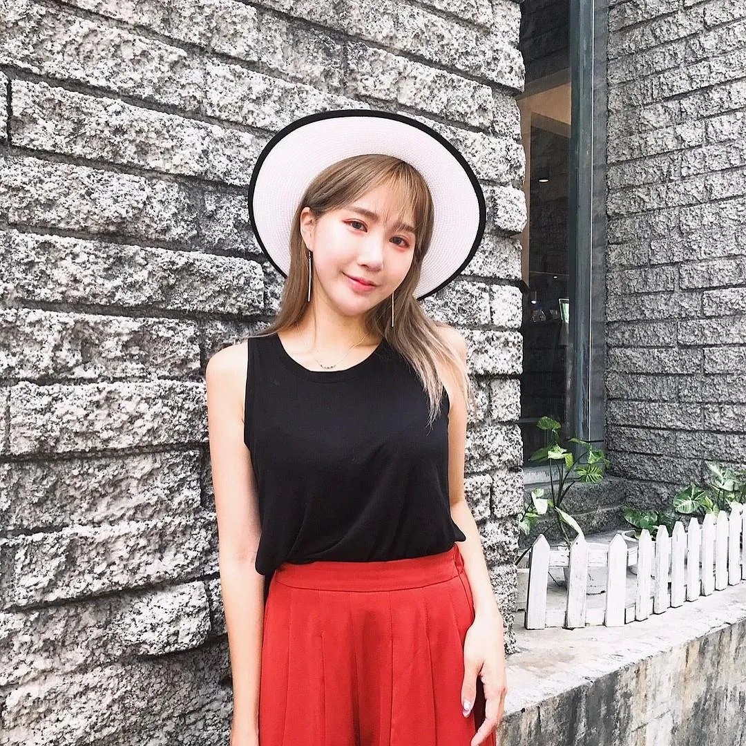 欧派命理师黄麟 性感泳装开放咨询_0