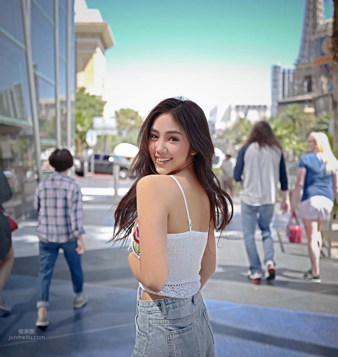 呆萌甜笑自信泰國正妹Archita Station 30