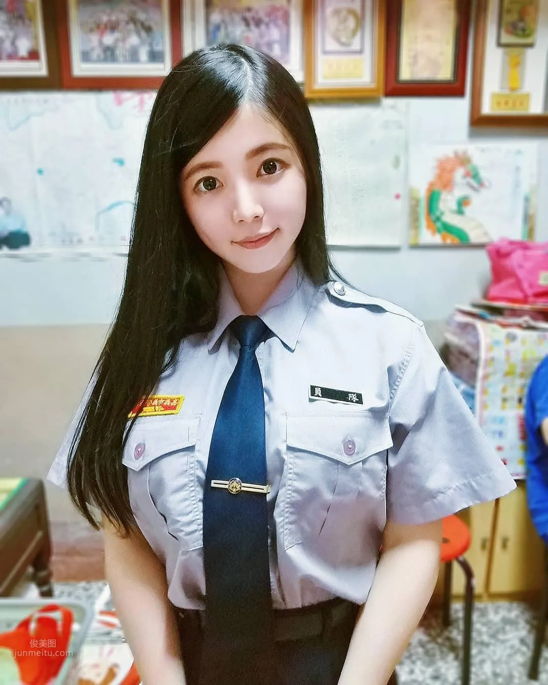 Taiwan's Super Sweet Beautiful Policewoman A Jun! Wearing a Uniform with Bright Big Eyes photo 26