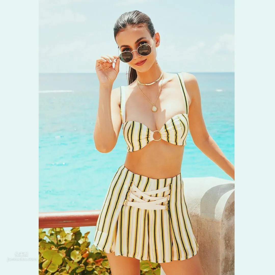 Victoria Justice - The Beautiful Singer Whose Looks Are Justice photo 44