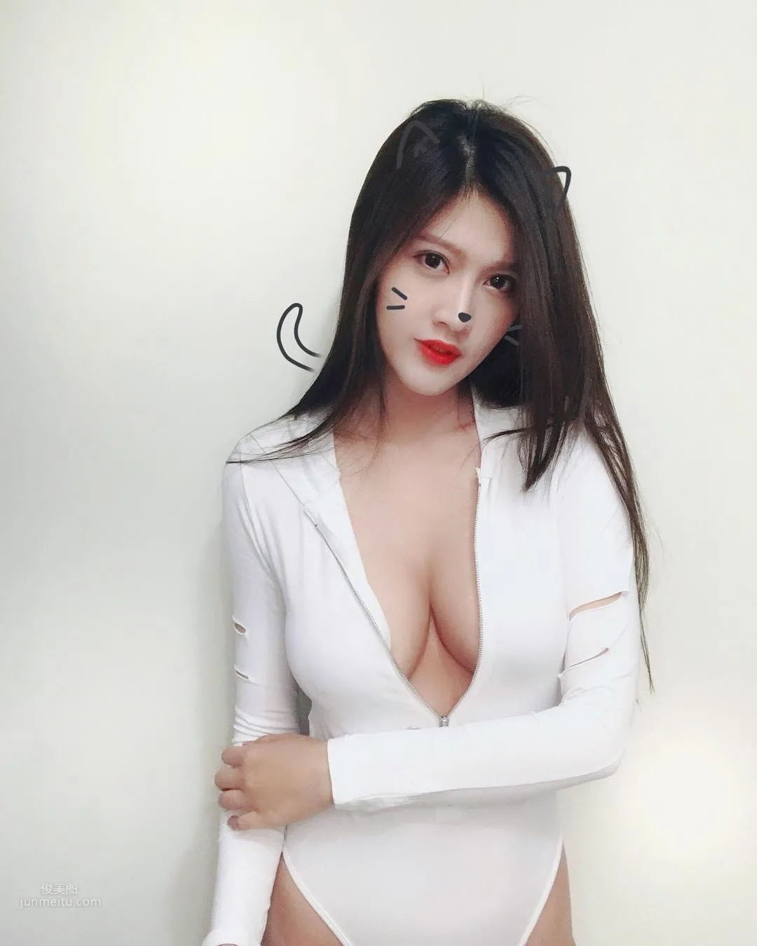 庭羽Doris- 極緻深V讓你一路相随 12