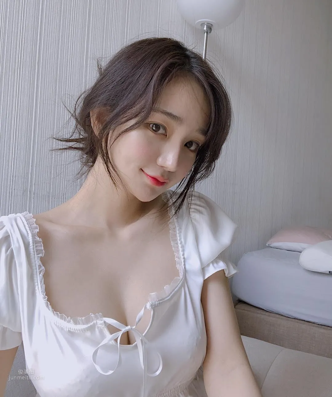 音樂節上甜心妹김도연出沒！清涼背心展現「雪白美背」！ 19