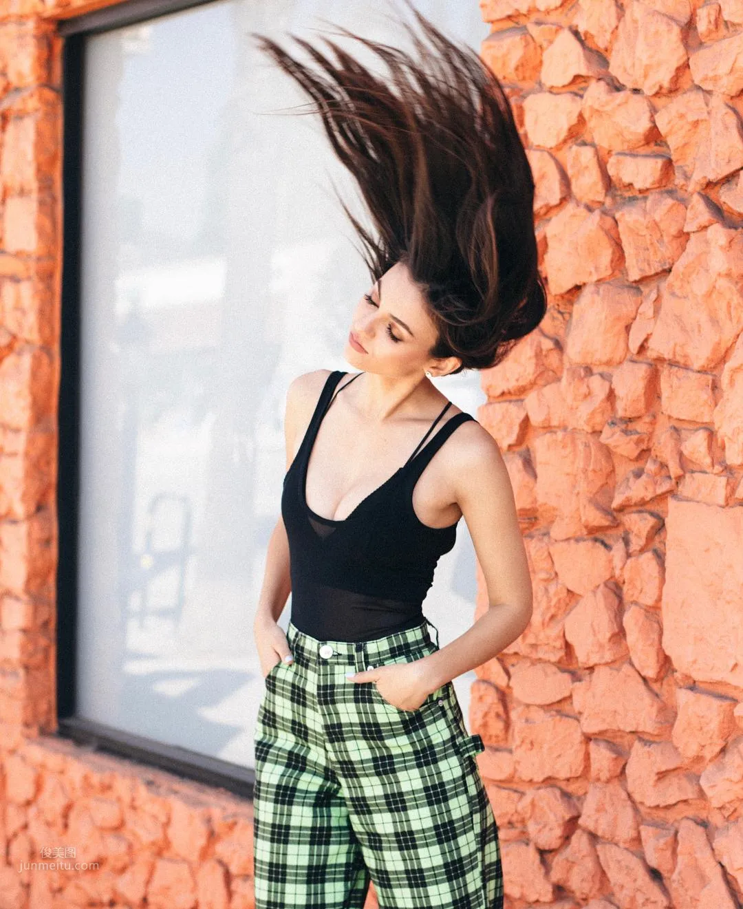 Victoria Justice - The Beautiful Singer Whose Looks Are Justice photo 38