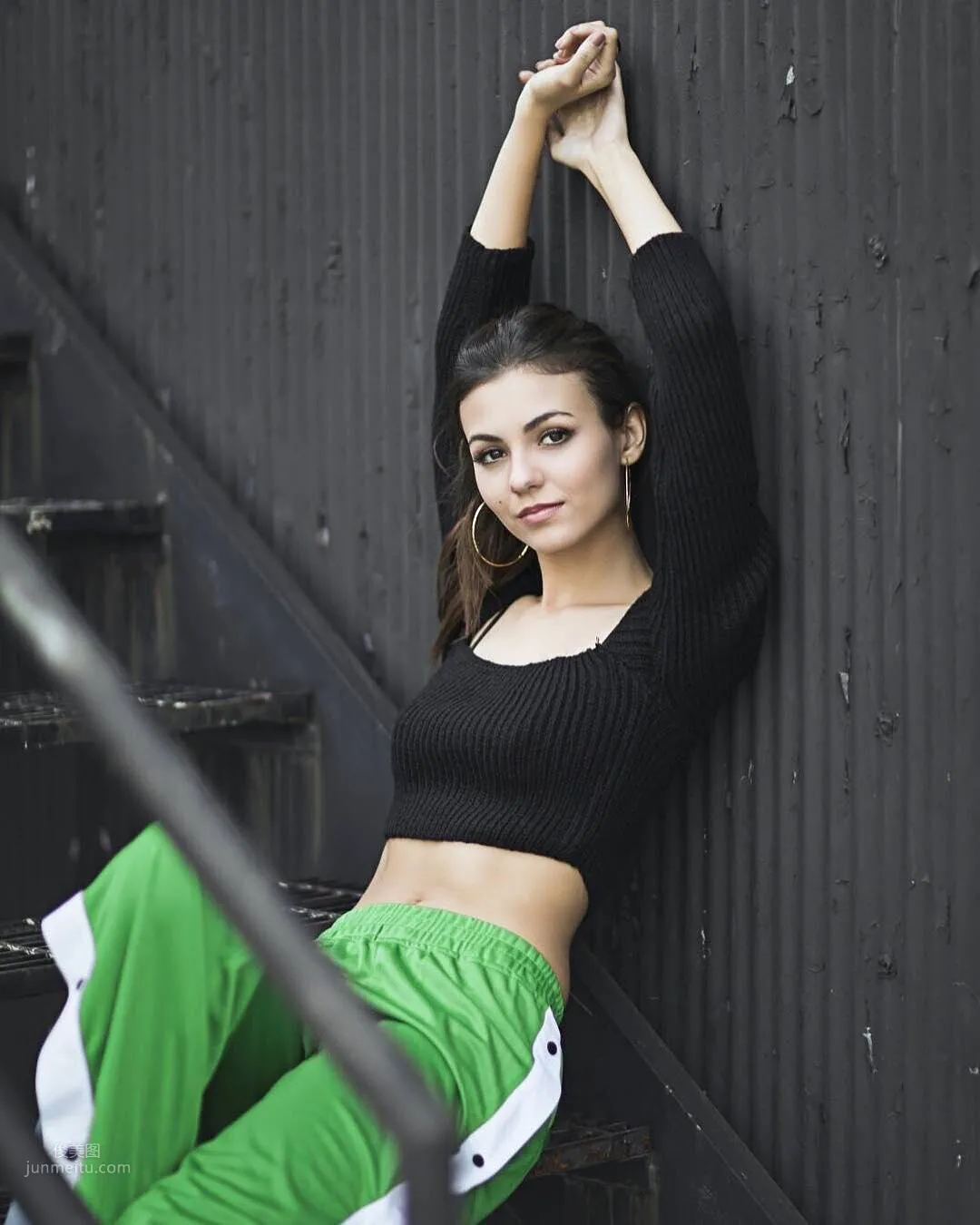 Victoria Justice - The Beautiful Singer Whose Looks Are Justice photo 17