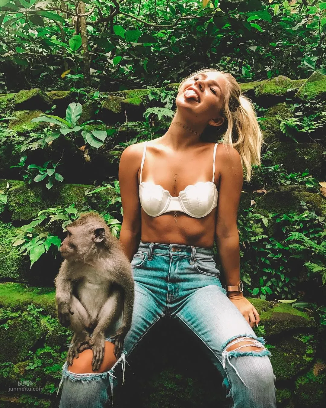 Madison Louch- 南非網紅妹子尺度大突破 20