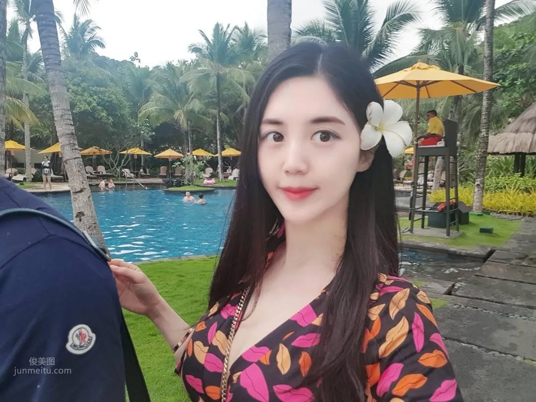 Angjyuel - Korean Bikini Girl's Open-Chest Bikini Photos Set the Internet on Fire photo 25