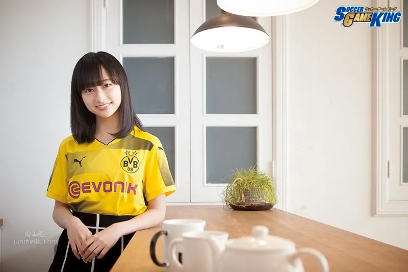 影山優佳- SOCCER GAME KING / April 2018 4