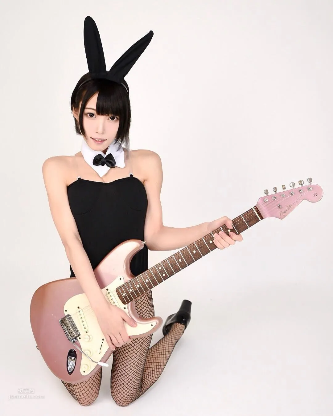 She Is the Swimsuit Ninja! Piano Master Ryou Yamabuki photo 11