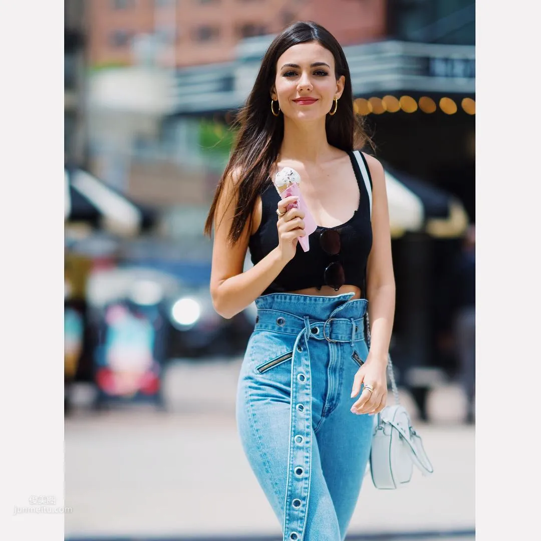 Victoria Justice - The Beautiful Singer Whose Looks Are Justice photo 42