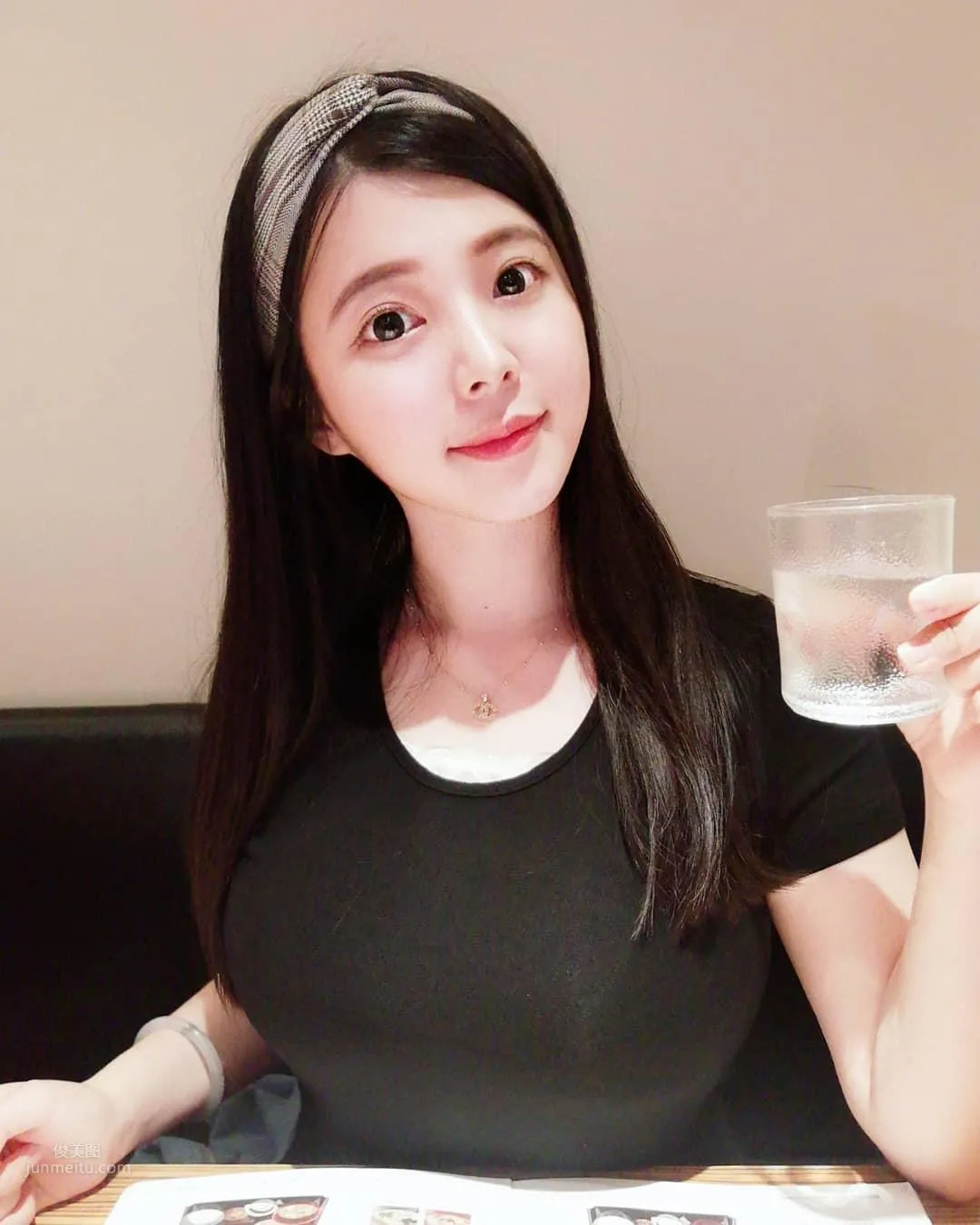 Taiwan's Super Sweet Beautiful Policewoman A Jun! Wearing a Uniform with Bright Big Eyes photo 27