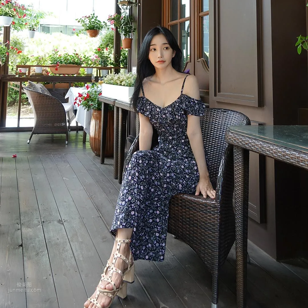 音樂節上甜心妹김도연出沒！清涼背心展現「雪白美背」！ 47