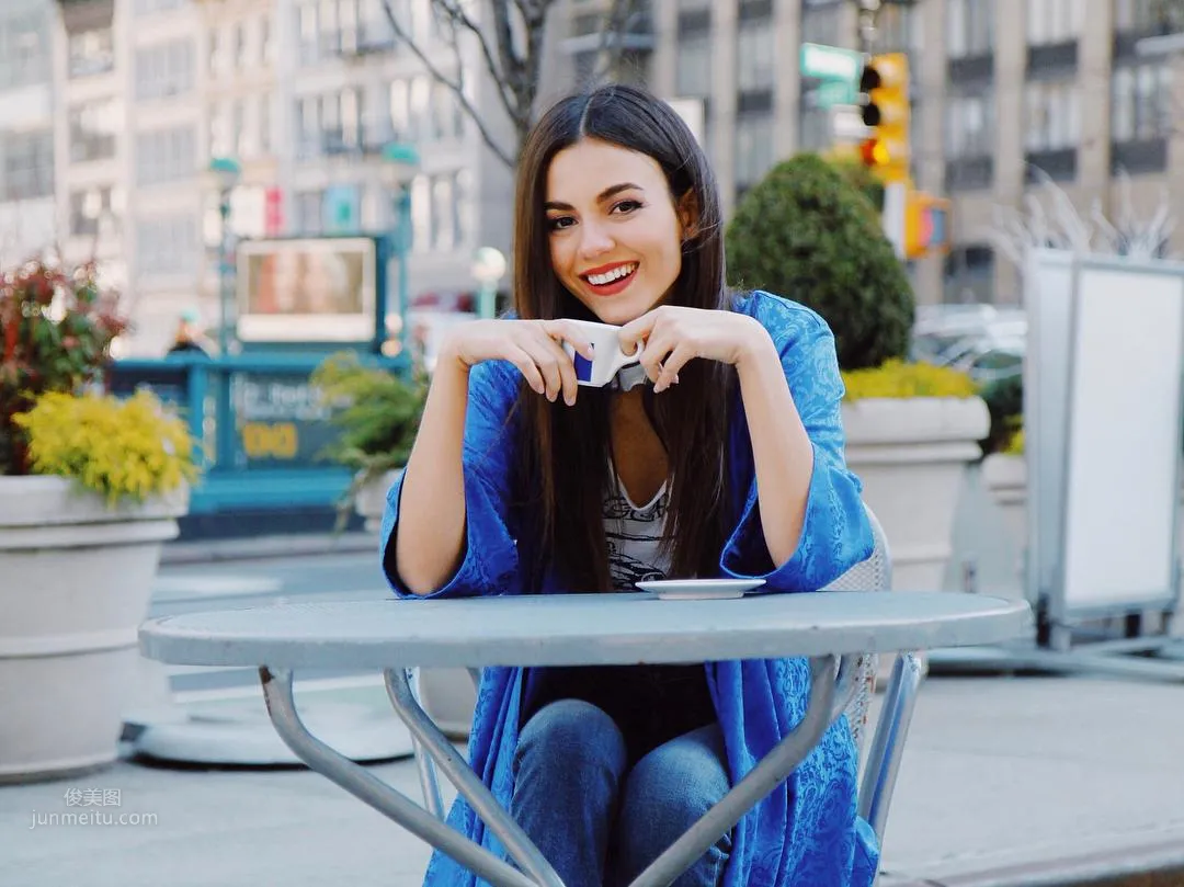 Victoria Justice - The Beautiful Singer Whose Looks Are Justice photo 21