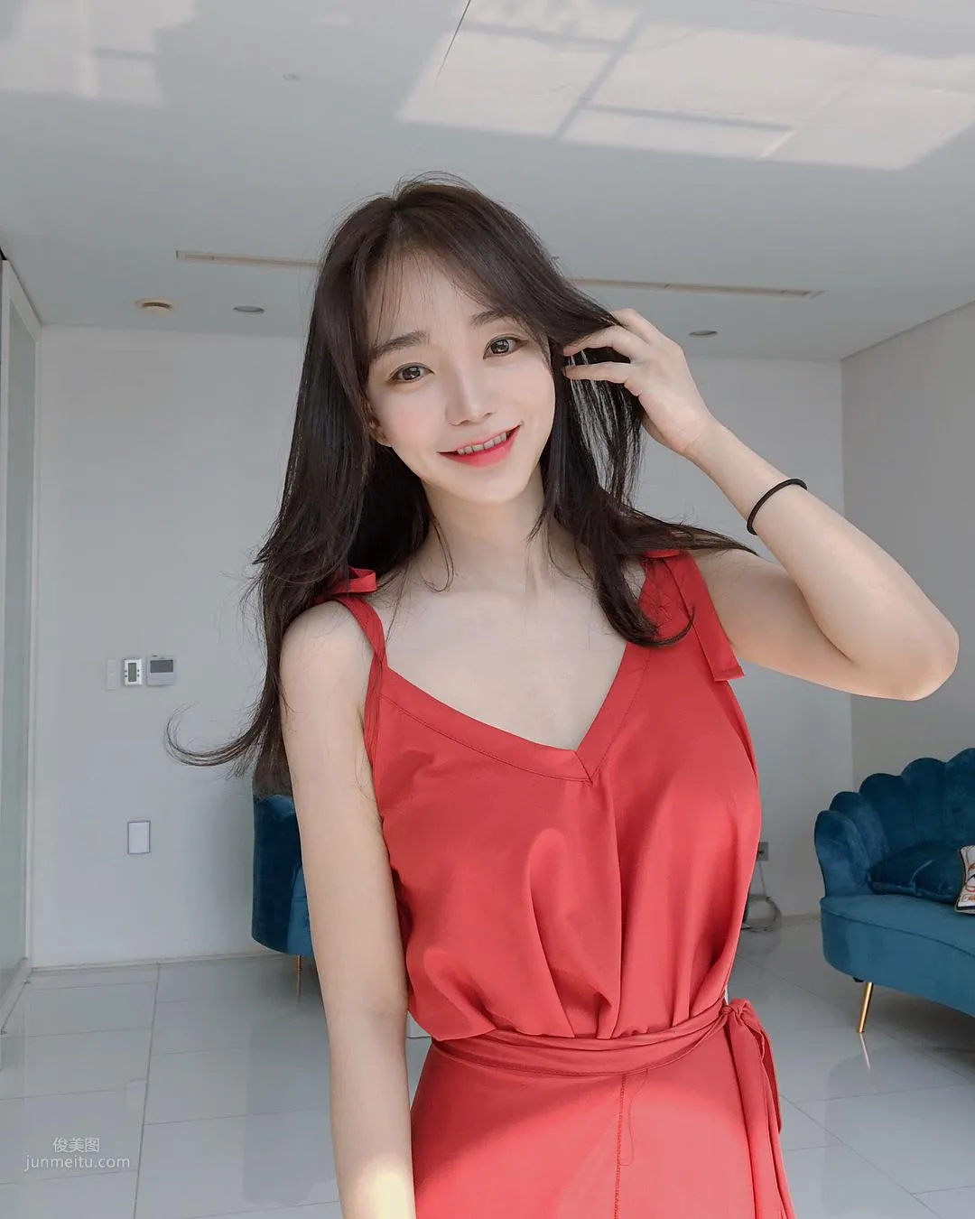音樂節上甜心妹김도연出沒！清涼背心展現「雪白美背」！ 37