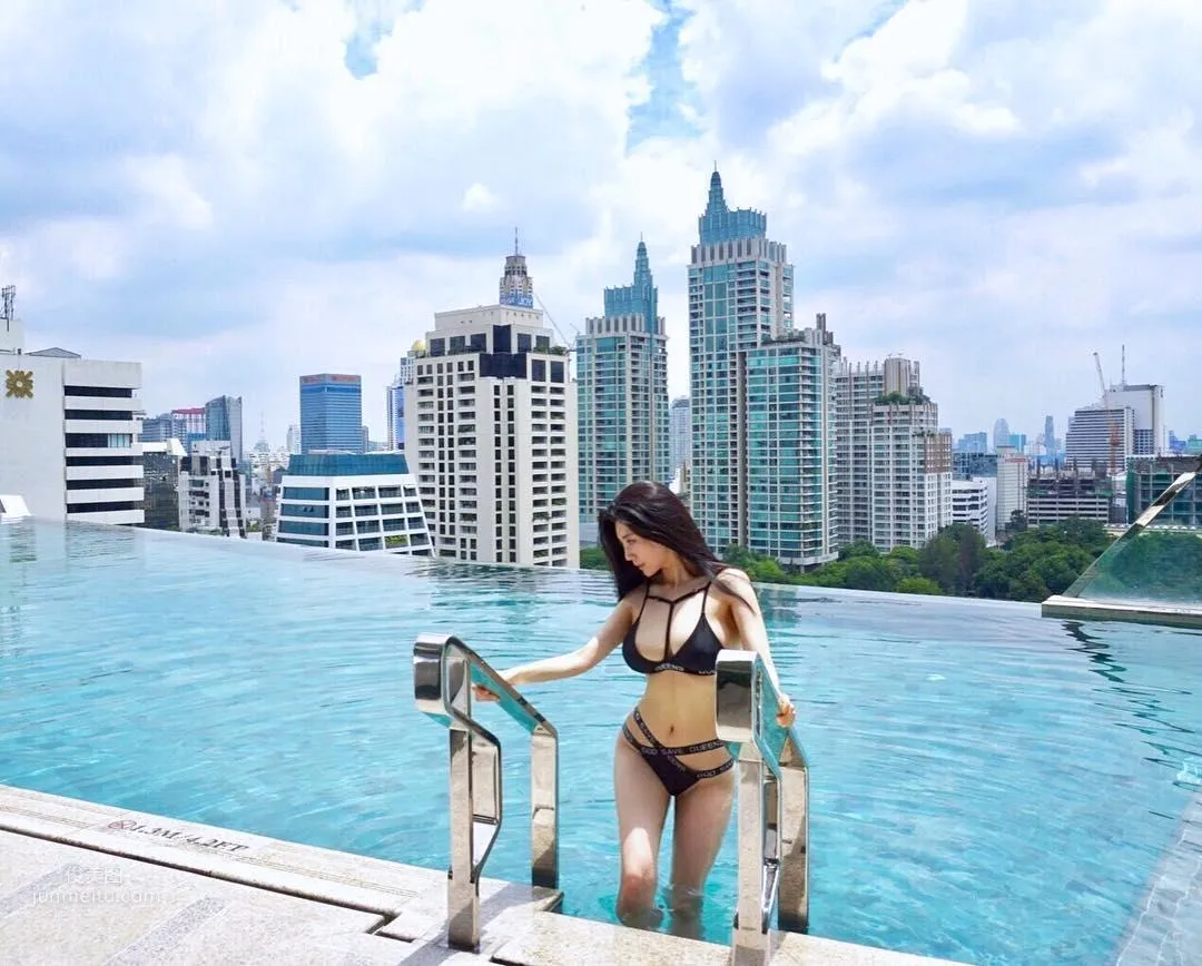 Angjyuel - Korean Bikini Girl's Open-Chest Bikini Photos Set the Internet on Fire photo 15