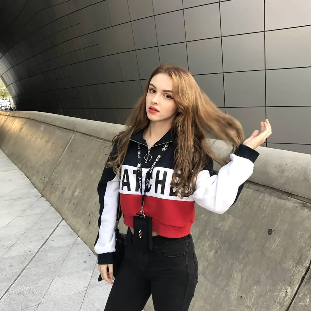 When a Central Asian Beauty Meets Korean Style Dressing Karimova Elina photo 5