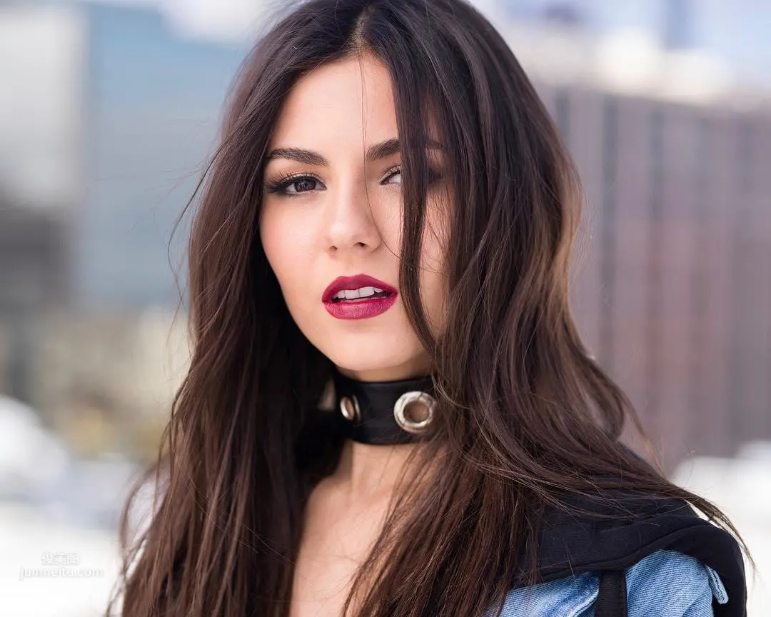 Victoria Justice - The Beautiful Singer Whose Looks Are Justice photo 12