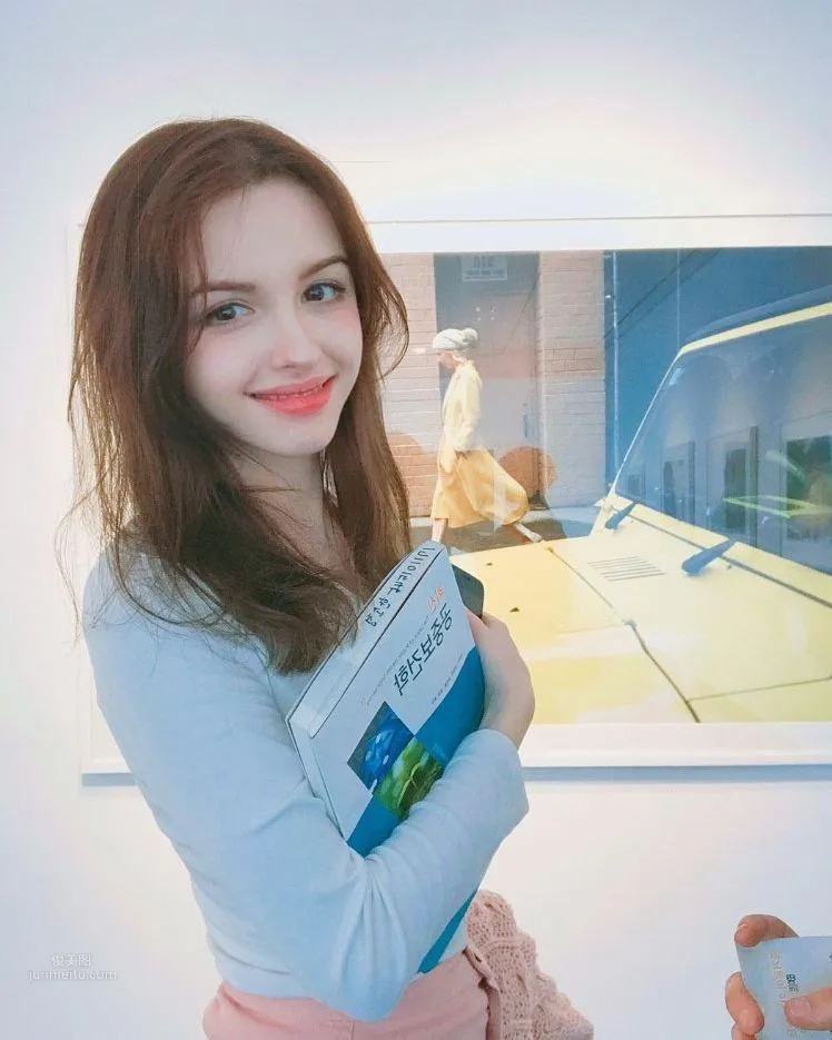 When a Central Asian Beauty Meets Korean Style Dressing Karimova Elina photo 1
