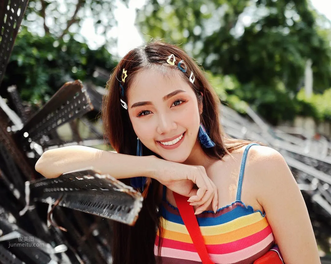 呆萌甜笑自信泰國正妹Archita Station 37