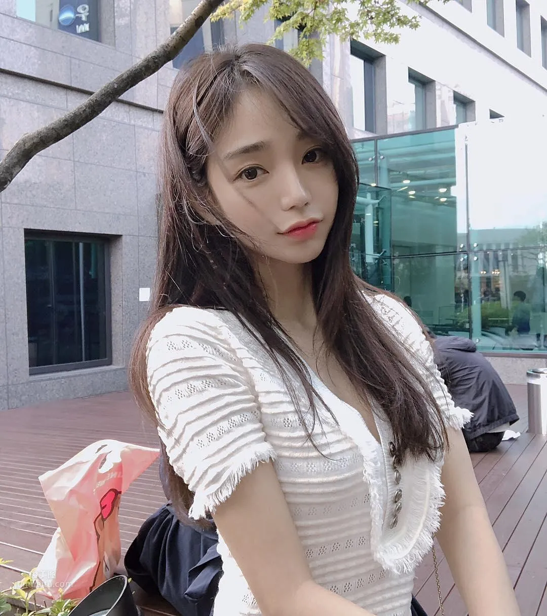 音樂節上甜心妹김도연出沒！清涼背心展現「雪白美背」！ 14