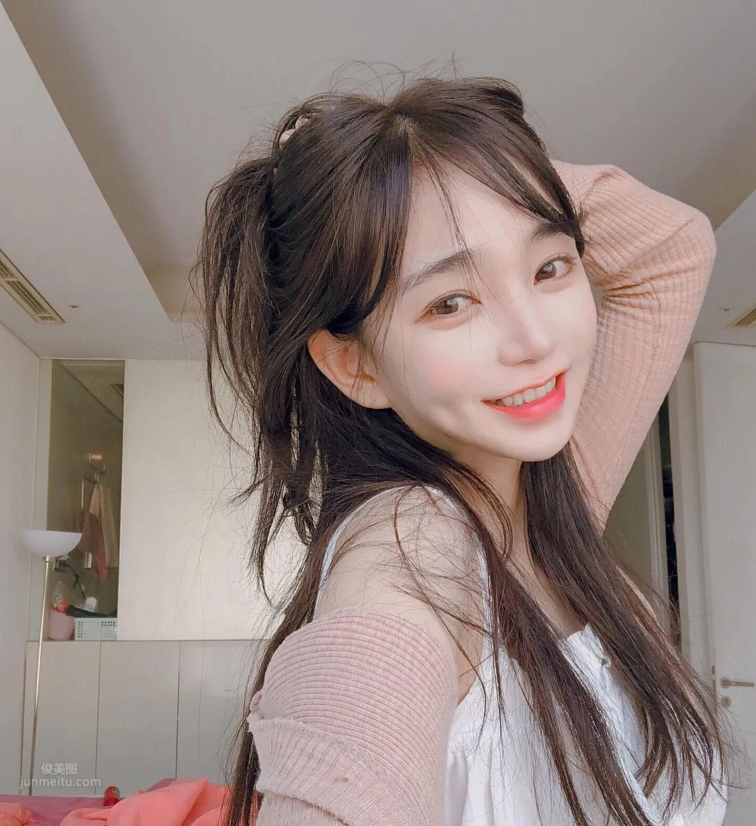 音樂節上甜心妹김도연出沒！清涼背心展現「雪白美背」！ 13
