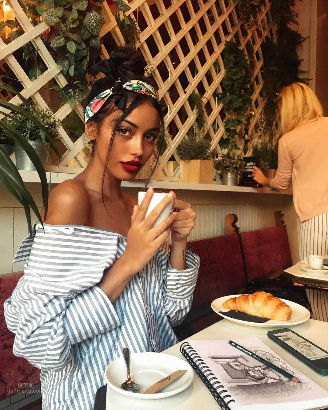 Cindy Kimberly - The Inspiring Story of a Nanny Turning Into an Internet Celebrity photo 13