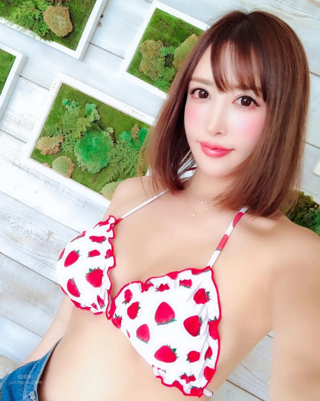 R- 極品混血妹快把泳衣綁帶撐斷 22