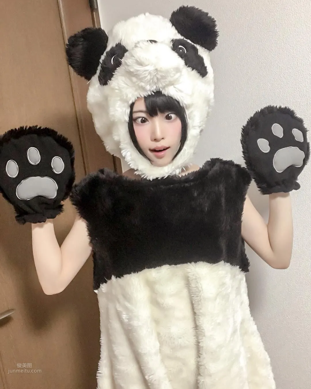 She Is the Swimsuit Ninja! Piano Master Ryou Yamabuki photo 4