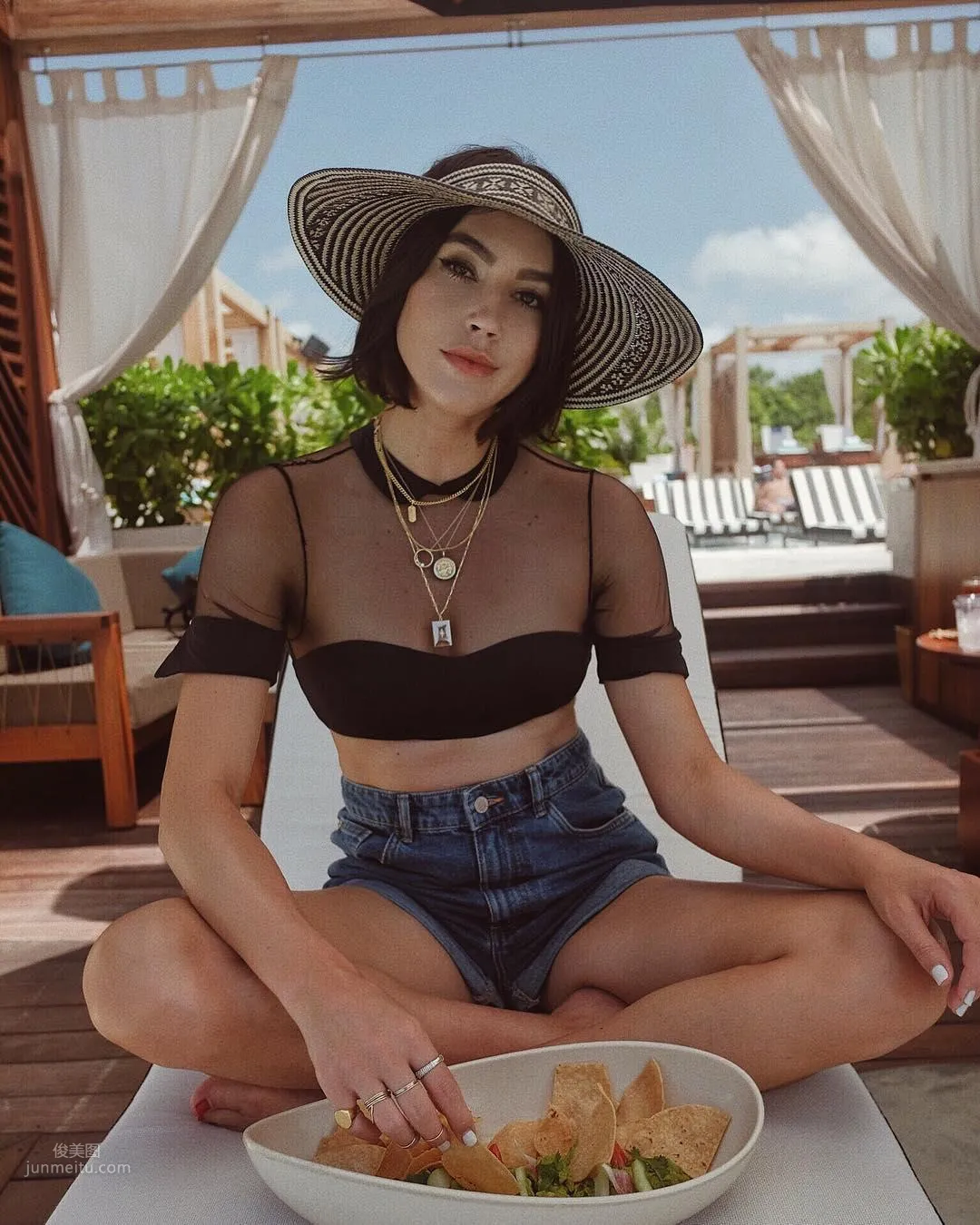 Brittany Xavier- 绝世美腿！「俏丽短发妹」配备逆天长腿_5
