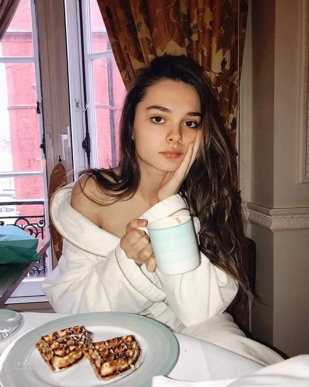 Charlotte Lawrence- 初熟正妹「青春肉體」太誘人 18