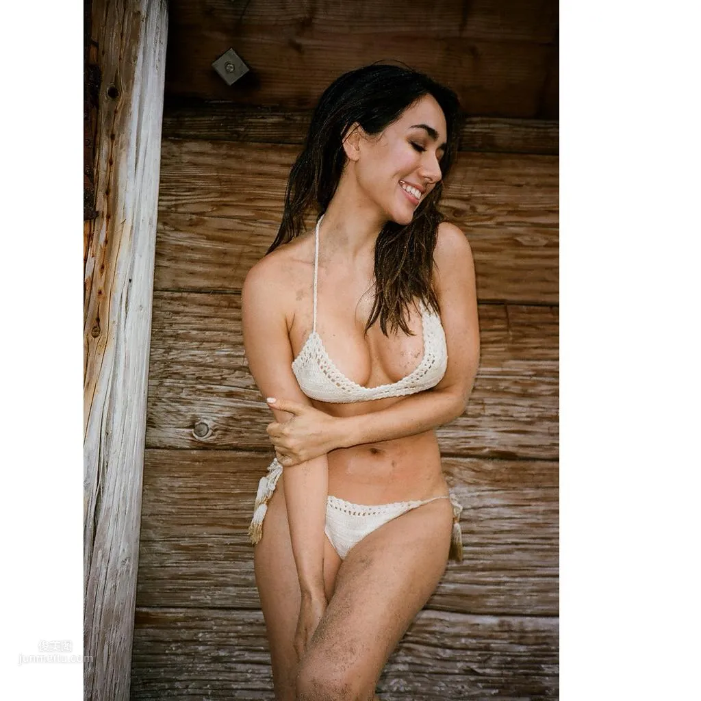 Four-Country Mixed-Blood Model Julia Misaki, Perfect Figure and Temperament! photo 24
