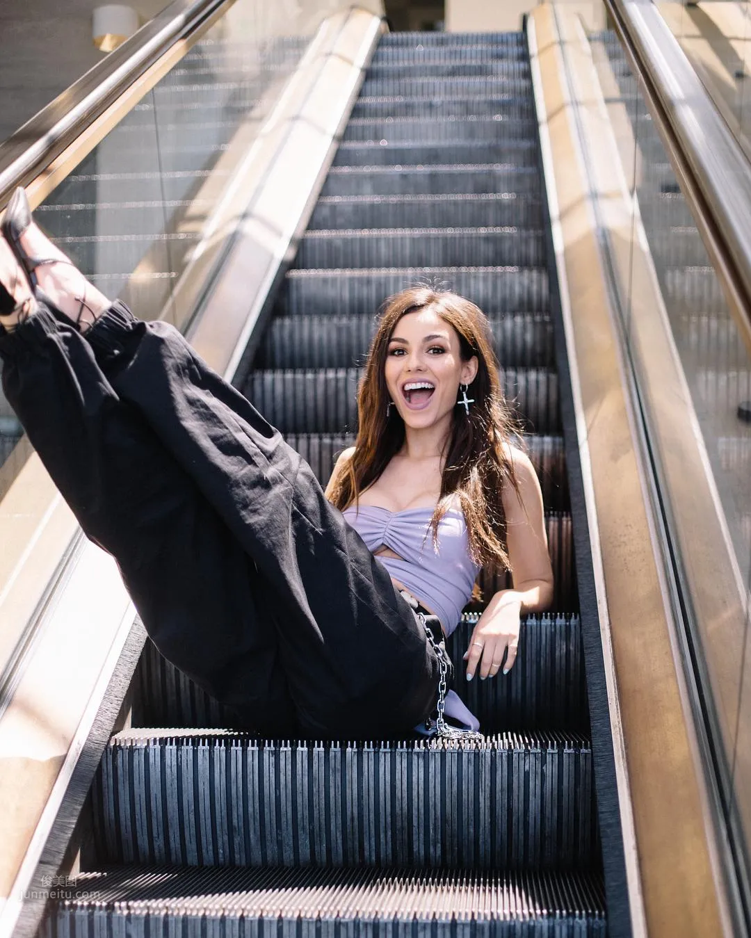 Victoria Justice - The Beautiful Singer Whose Looks Are Justice photo 41