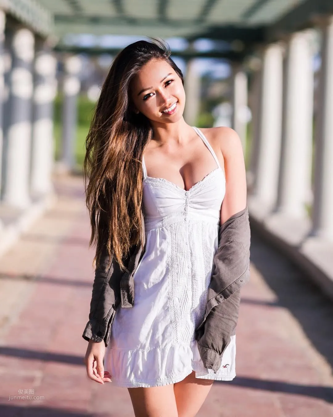 Beautiful Girl Faye Miah Opens the Middle Path, Made in the East and Raised in the West photo 4