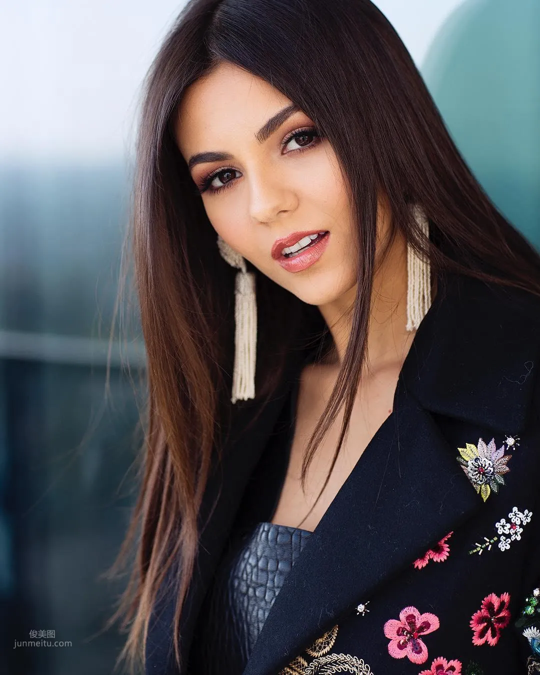 Victoria Justice - The Beautiful Singer Whose Looks Are Justice photo 18