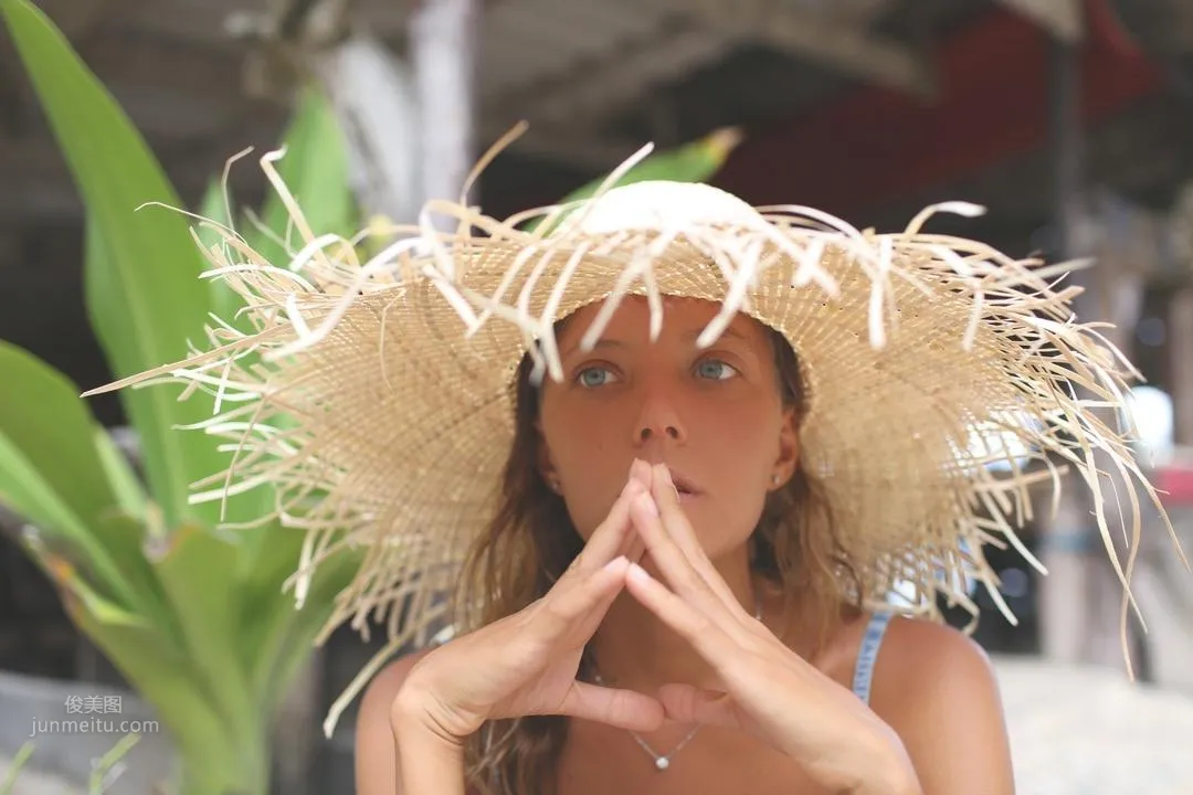 Katya Clover, Naturist at Heart, Loves to Go Without Clothes and Enjoy Zero-Restraint Freedom photo 21