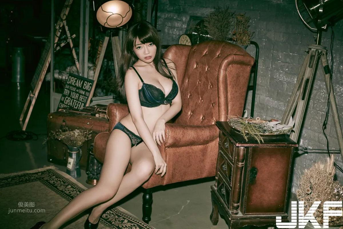 張佳佳- 飽滿E杯與白皙長腿的完美結合 41