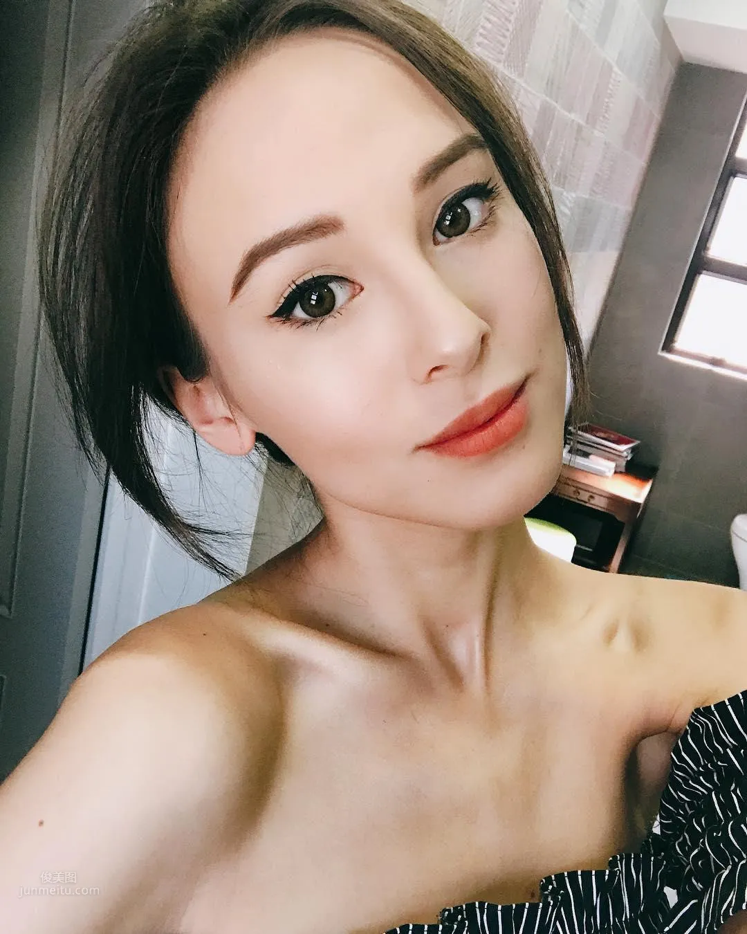 Mia Sabathy- 中澳混血美人私房照 30