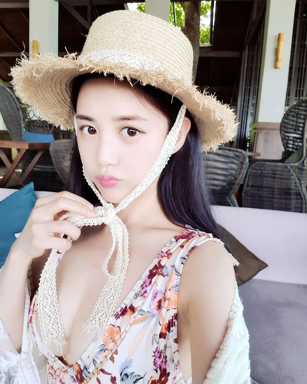 Angjyuel - Korean Bikini Girl's Open-Chest Bikini Photos Set the Internet on Fire photo 10