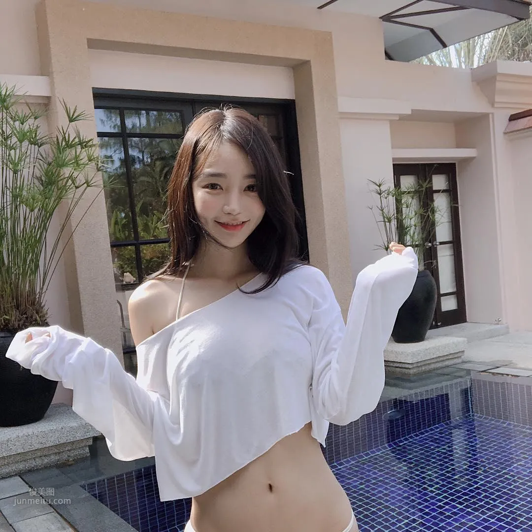 音樂節上甜心妹김도연出沒！清涼背心展現「雪白美背」！ 42