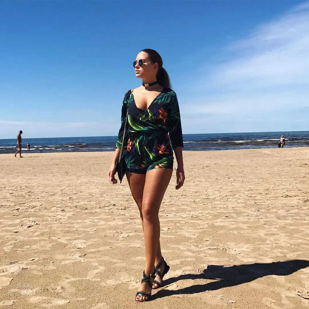 Avajofficial, Sexy Bikini Girl with Perfect Curves Too Tempting photo 6