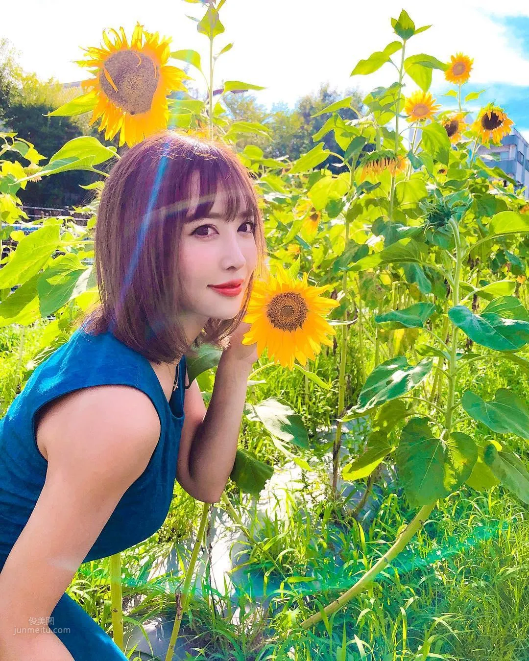 R- 極品混血妹快把泳衣綁帶撐斷 21