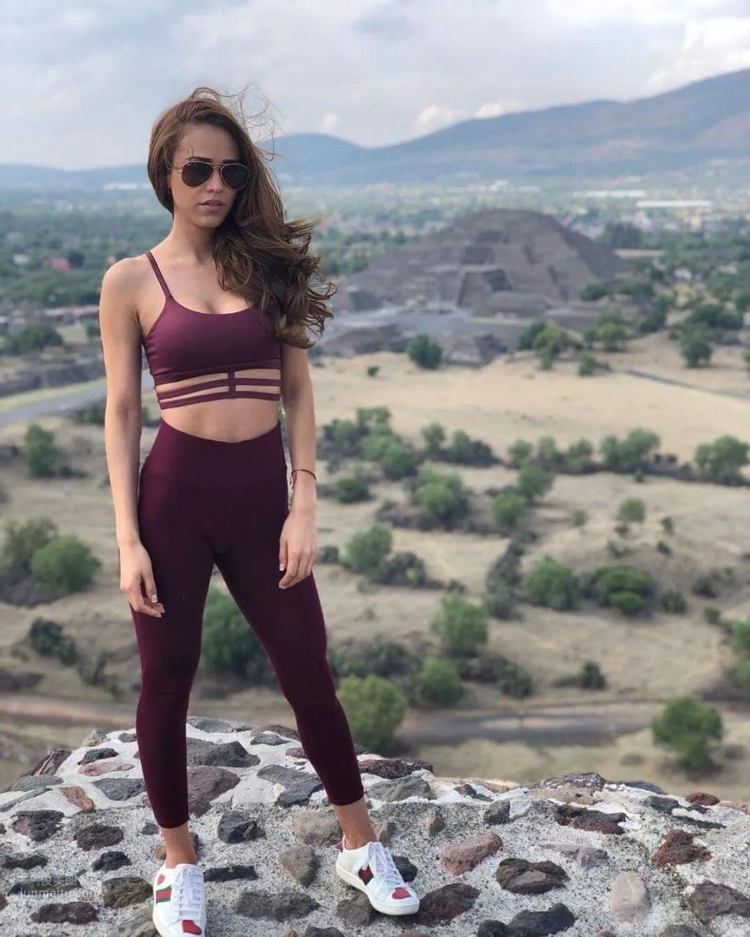 Yanet Garcia - Super Hot Mexican Weather Forecast Anchor photo 27