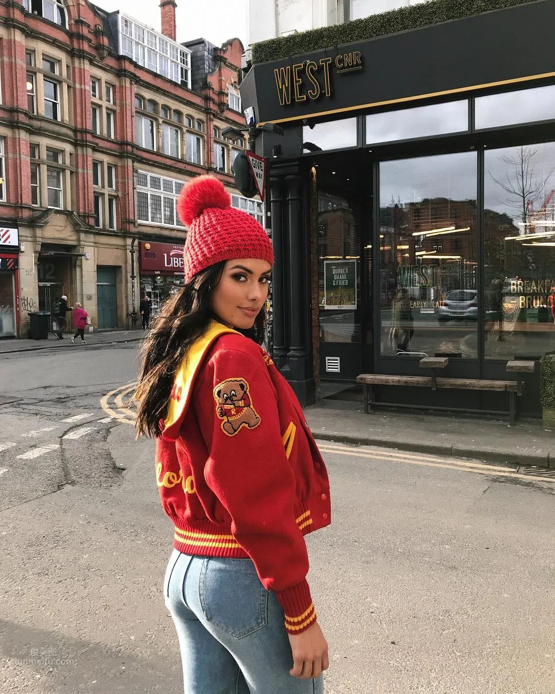 Sophia Gasca- 比基尼妹躲世外桃源 9