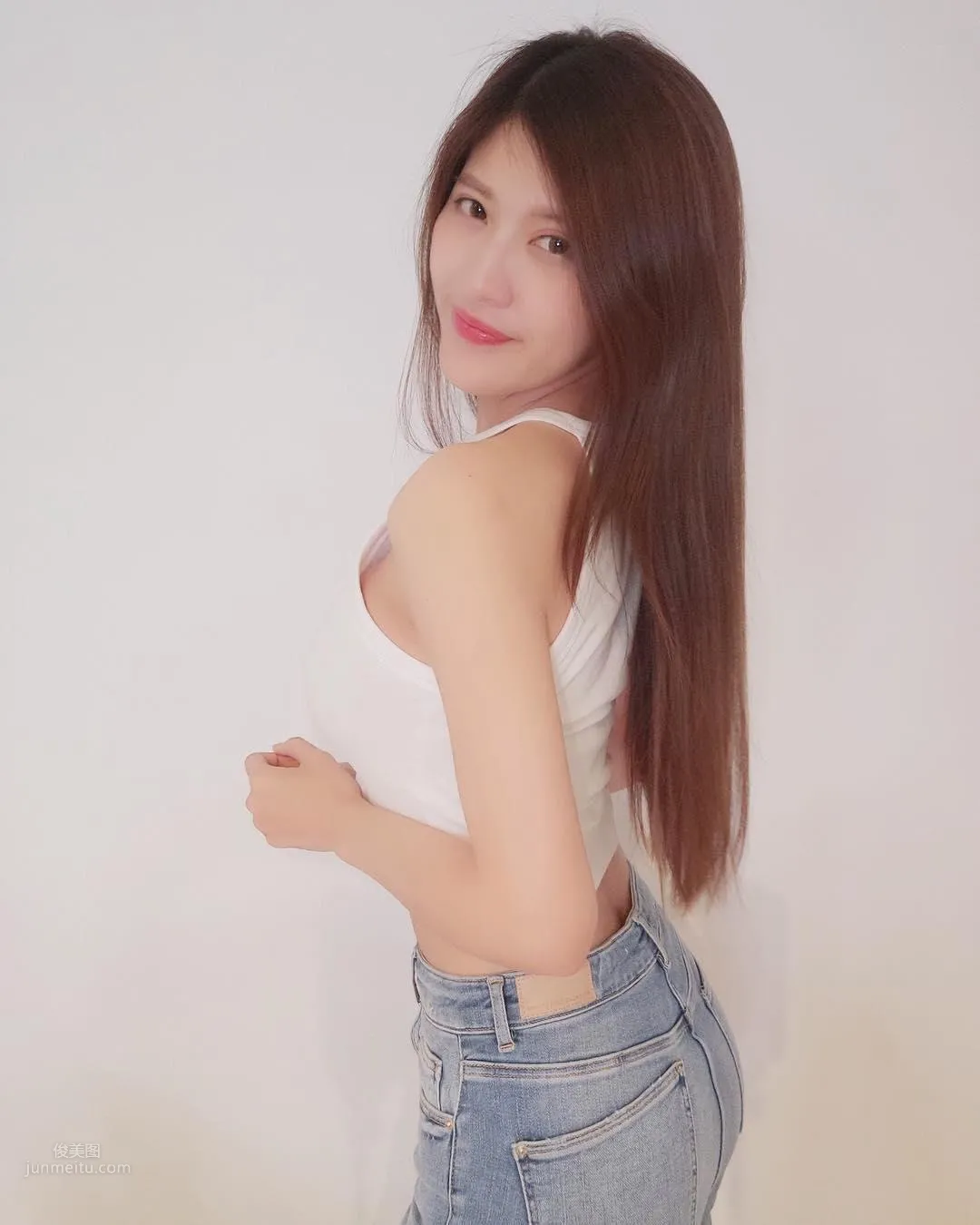庭羽Doris- 極緻深V讓你一路相随 18