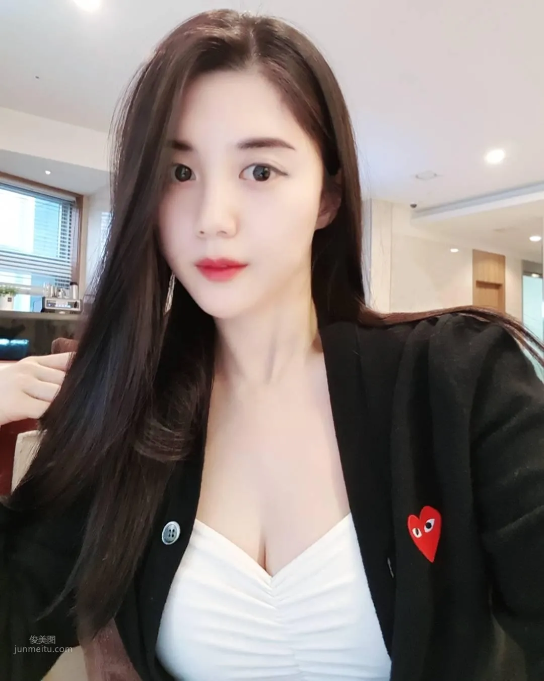Angjyuel - Korean Bikini Girl's Open-Chest Bikini Photos Set the Internet on Fire photo 29