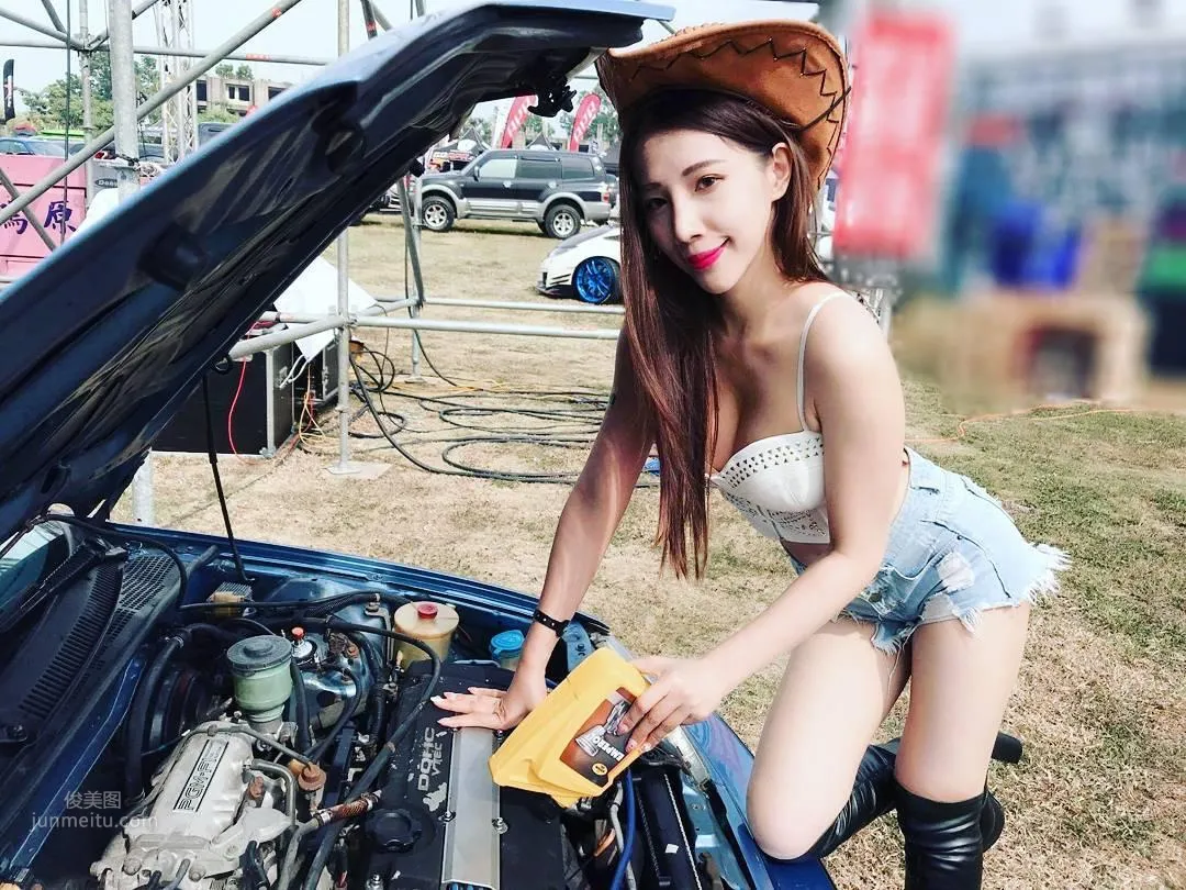 Sexy Beauty "Mi Xiaomi" Side Breast Curve Too Tempting! photo 10
