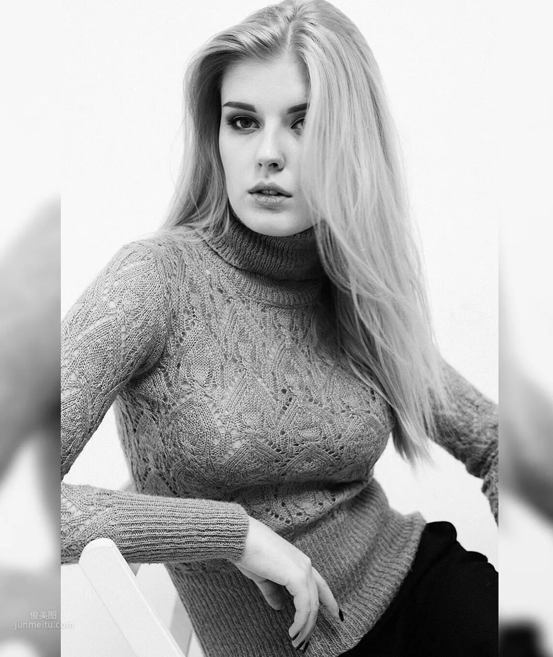 Selena Verner, the Open-Chested Girl from Ukraine photo 22