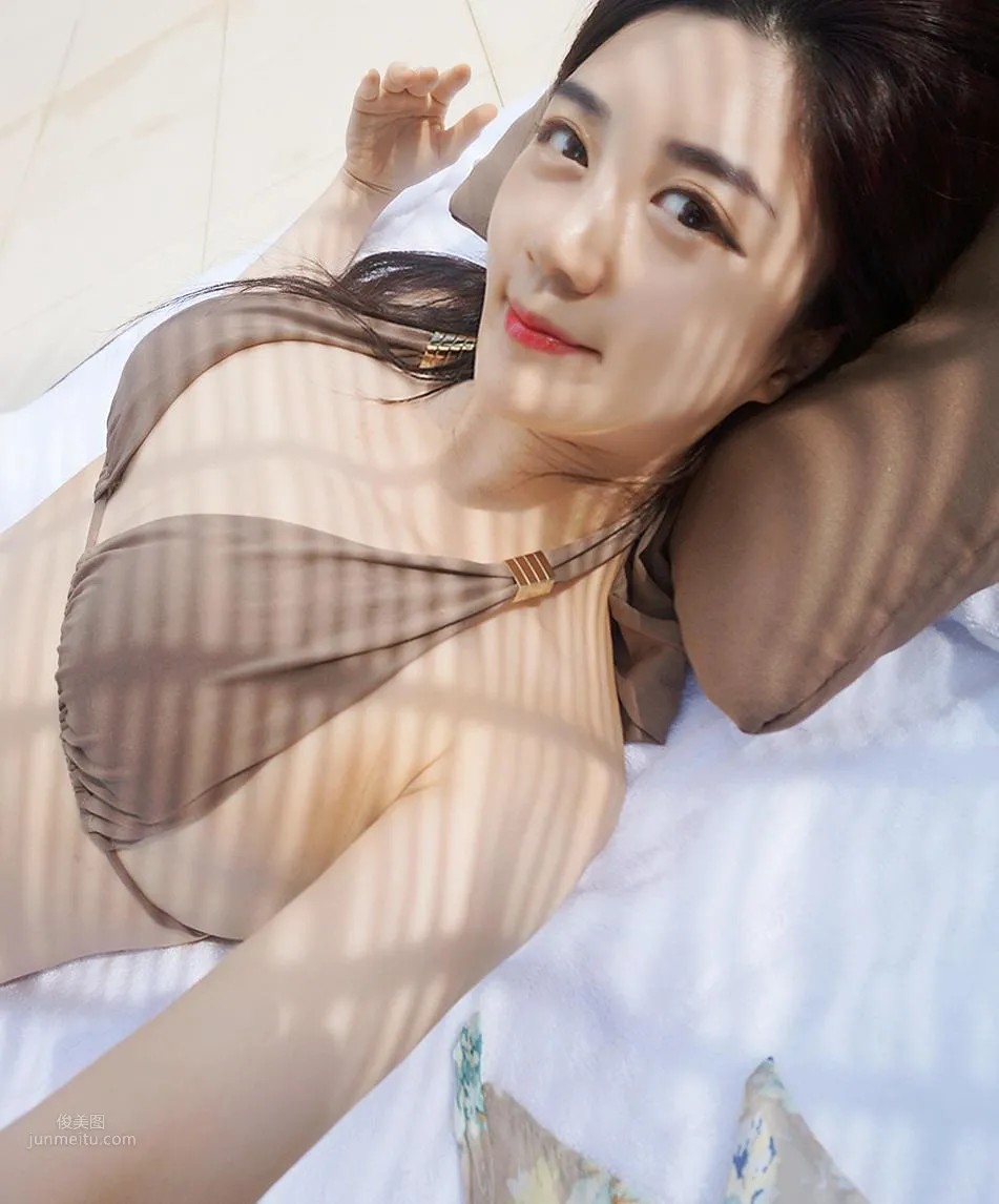 Angjyuel - Korean Bikini Girl's Open-Chest Bikini Photos Set the Internet on Fire photo 7