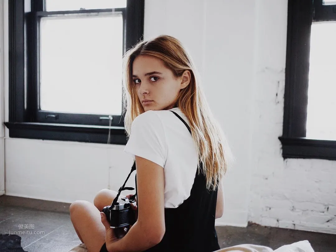 Charlotte Lawrence- 初熟正妹「青春肉體」太誘人 4